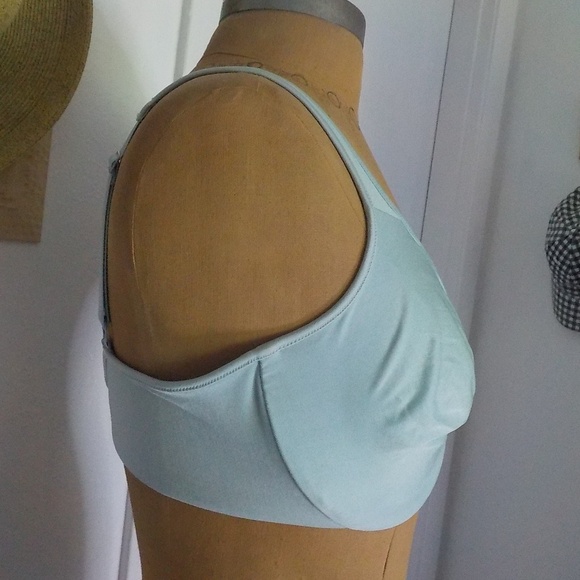 2 Lilyette Minimizer Bra - Picture 5 of 13